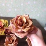 розы из листьев